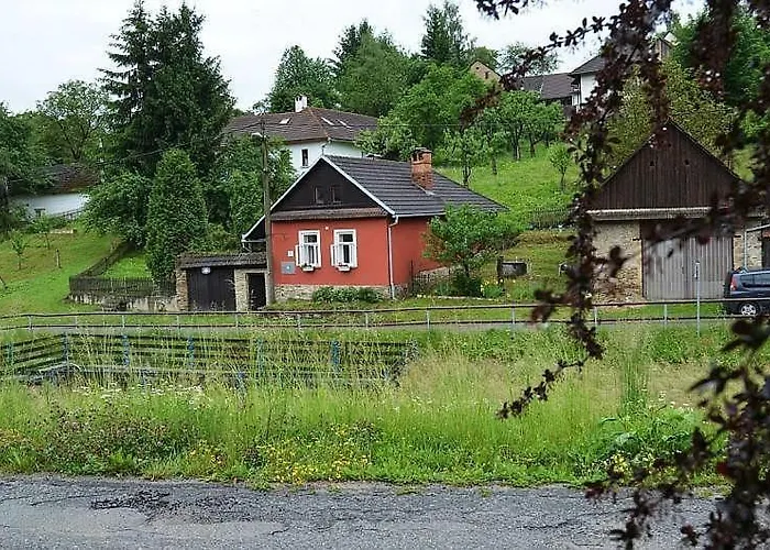 In * Hluboke u Kunstatu